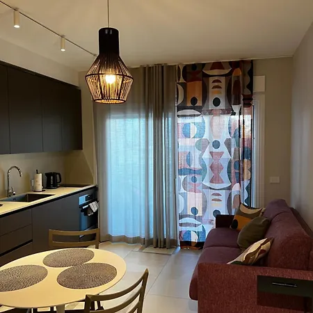 La Perla Di - Private Parking 바리